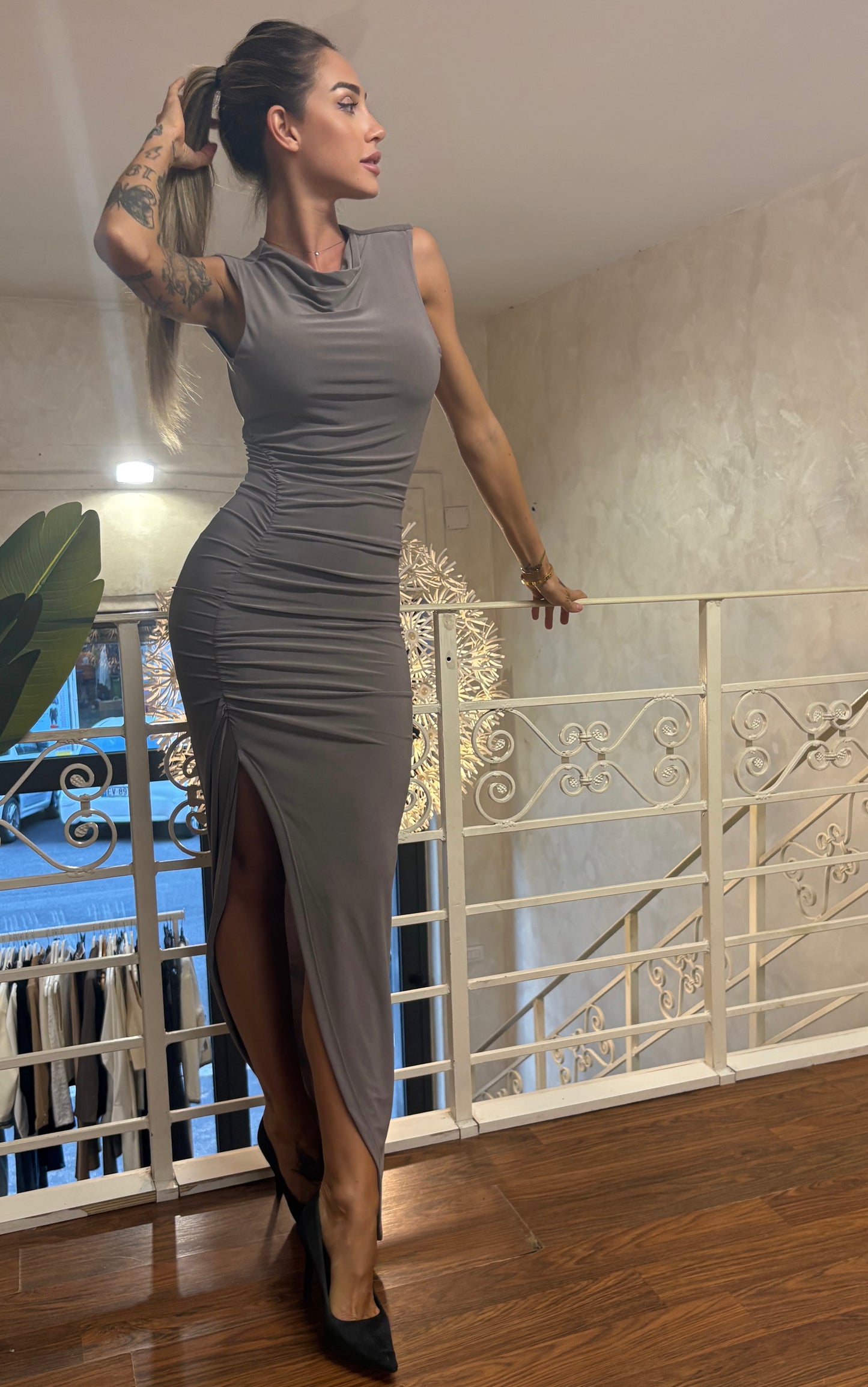 Vestito lungo schiena scoperta grigio